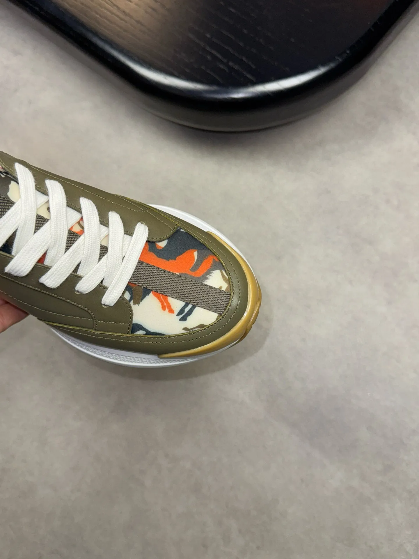 [HERMES] Hermès men's shoes💰560💰 - High-end quality original casual sports shoes - Upper: 🔝Nappa calfskin, high-grade elastic cloth, brand webbing - Lining: elastic cloth, foot pad; water-dyed cowhide - Outsole: ultra-light T men's shoes 💰U foam rubber; two-color molded outsole -Ultra-high quality control and fine workmanship: outstanding (high-end, extravagance, grade) -Size: 39-44 (38, 45, can be customized)